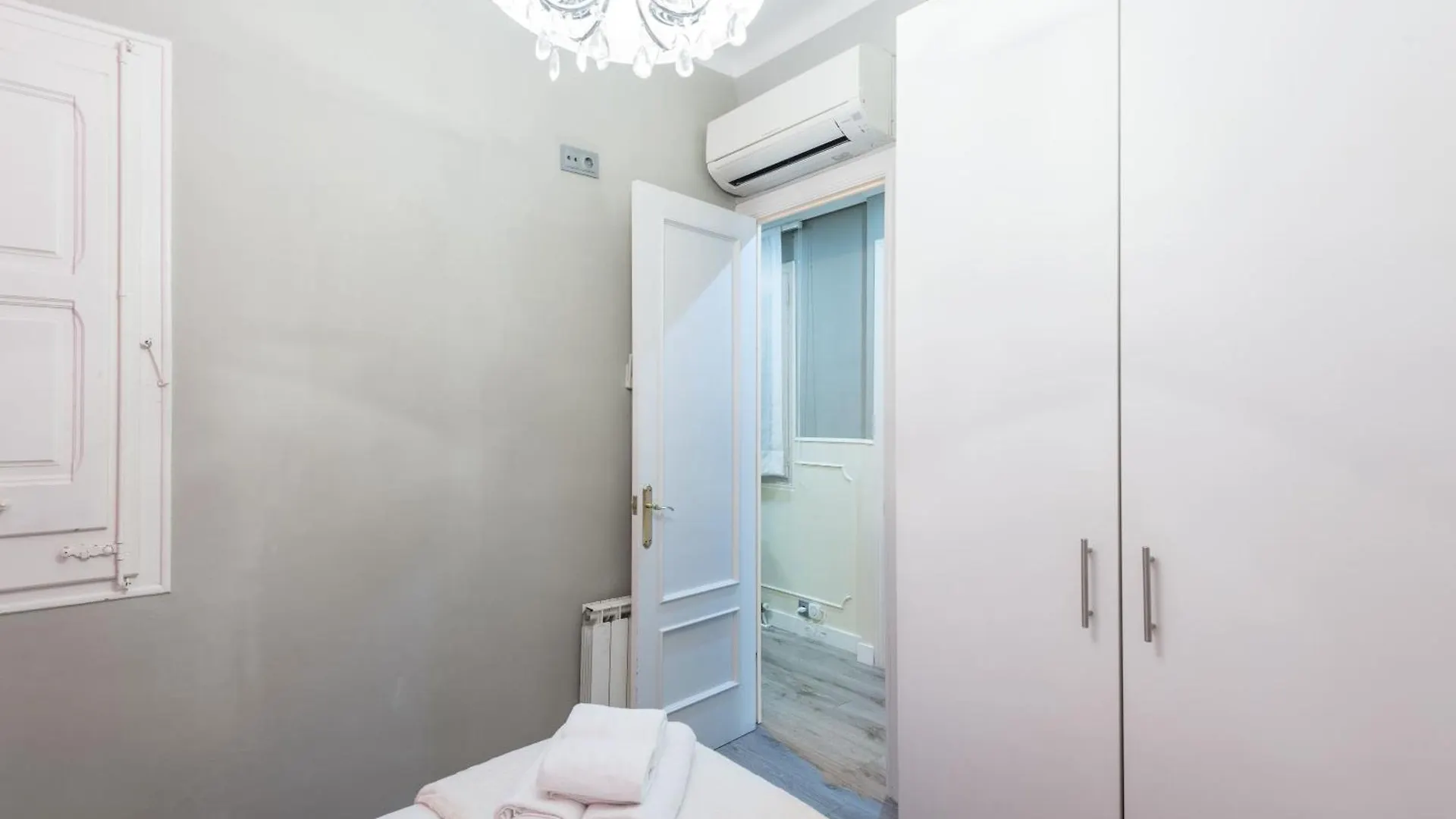 Eixample 3Bd Apartment With Private Terrace Barcelona Spain